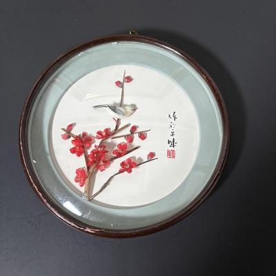 LOT 382: Home Decor Geisha Girl Print on Canvas & Set of 3 Round Japanese 3D Art Shadow Boxes
