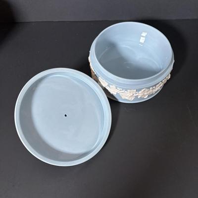 LOT 383: Vintage Wedgewood Queen's Ware Collection & Jasperware Creamer