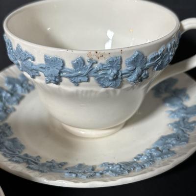 LOT 383: Vintage Wedgewood Queen's Ware Collection & Jasperware Creamer