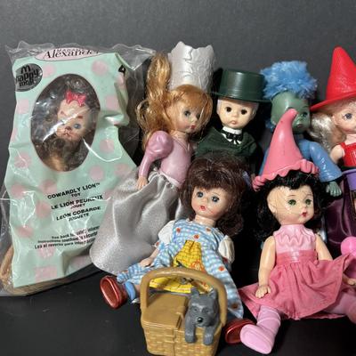 LOT 385: McDonald's Happy Meal Toy: Wizard of Oz Madame Alexander Dolls