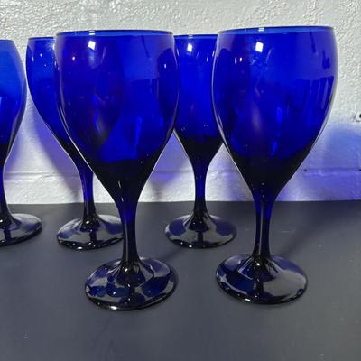 LOT 392: Cobalt Blue Wine/Water Goblets & More
