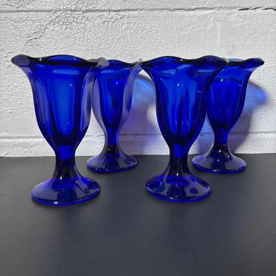 LOT 393: Cobalt Blue Dessert Glasses & Mugs