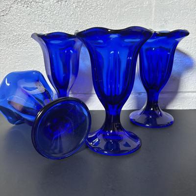 LOT 393: Cobalt Blue Dessert Glasses & Mugs