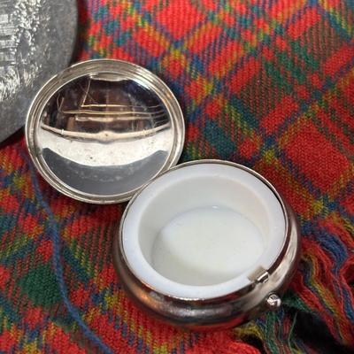 LOT 394: Lochcarron Made in Scotland Munro Scarf, Claddagh Tankard/Mug, Single Edge Knife w/Antler Handle & More