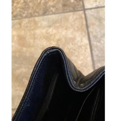 Authentic Chanel caviar leather shoulderbsg