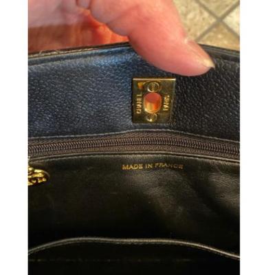 Authentic Chanel caviar leather shoulderbsg