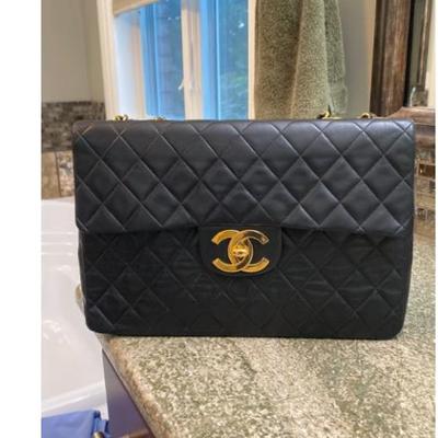 Vintage Chanel 34 cm classic jumbo single flap bag