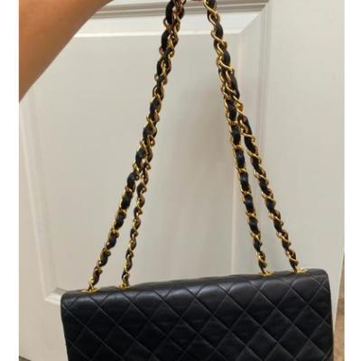 Vintage Chanel 34 cm classic jumbo single flap bag