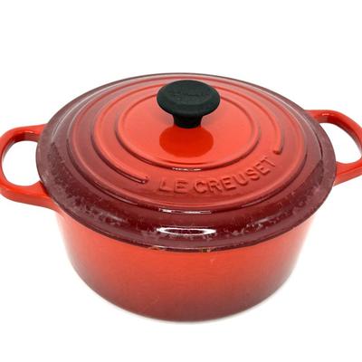 Le Creuset 3-1/2 Quart Pot With Lid