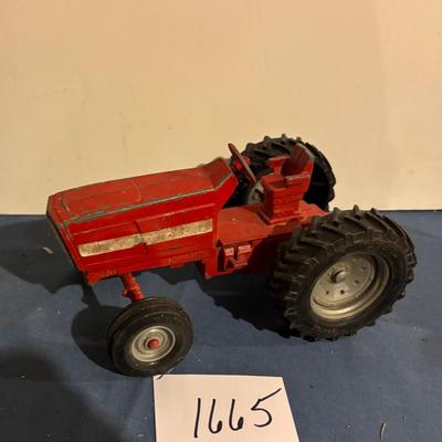 Vintage International Red Tractor
