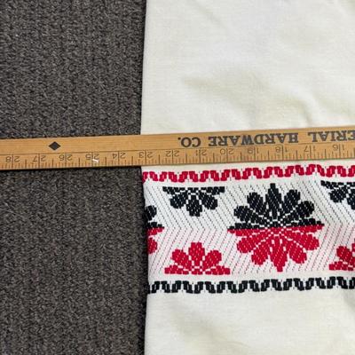 Tablecloth Vintage Damascus Cotton red green black on white