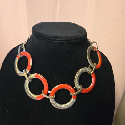 Lot of 2 Necklaces