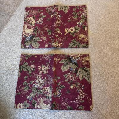 Several Table Linens, Napkins, Placemats, and More (SR-DZ)