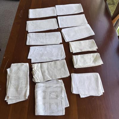 Several Table Linens, Napkins, Placemats, and More (SR-DZ)
