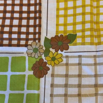 Several Table Linens, Napkins, Placemats, and More (SR-DZ)