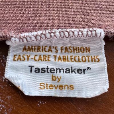 Several Table Linens, Napkins, Placemats, and More (SR-DZ)