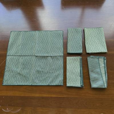 Several Table Linens, Napkins, Placemats, and More (SR-DZ)