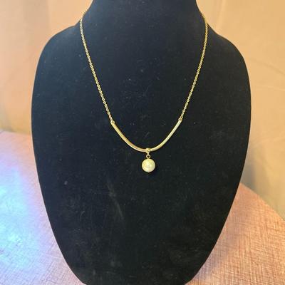 Lot of 2 Necklaces