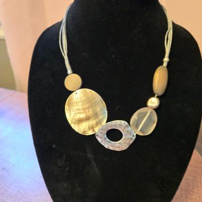 Lot of 2 Necklaces