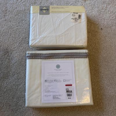 NIB Twin Sheets and Skirts by Martha Stewart and More… (PB-DZ)