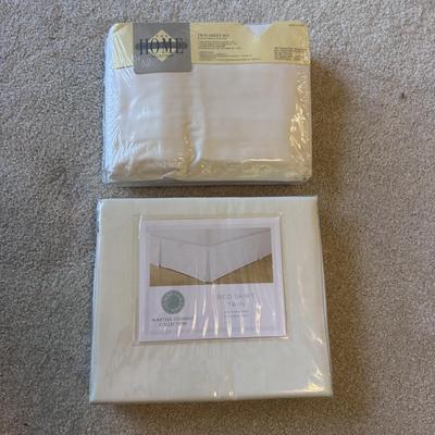 NIB Twin Sheets and Skirts by Martha Stewart and More… (PB-DZ)