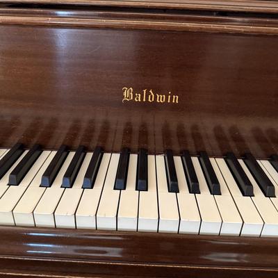 Baldwin grand piano M