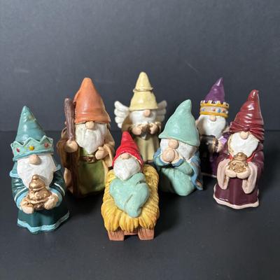 LOT 405: It's All About the Gnomes: Book, Christmas Yard Signs, Unieboek B.V. 1979 & More