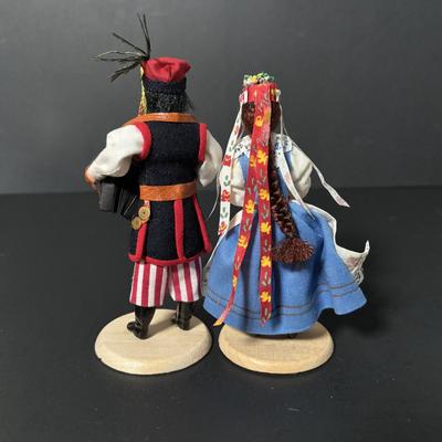 LOT 408: Polish Doll Collection
