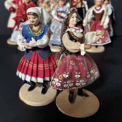 LOT 408: Polish Doll Collection