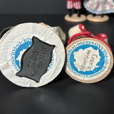 LOT 408: Polish Doll Collection