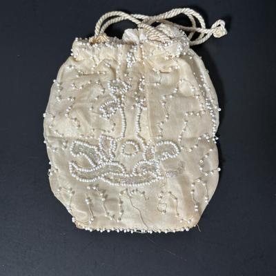 LOT 411: Vintage Ladies Purses: Draw String Beaded, Floral Petit Point Embroidery & Rhinestone/Sequence Evening