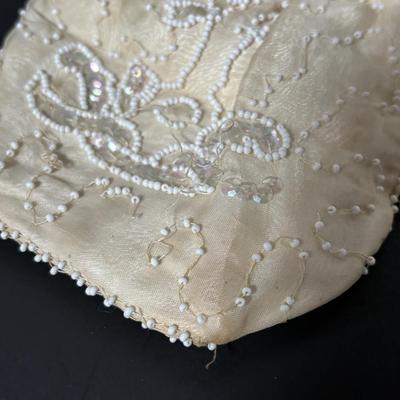 LOT 411: Vintage Ladies Purses: Draw String Beaded, Floral Petit Point Embroidery & Rhinestone/Sequence Evening