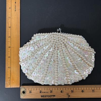 LOT 412: Vintage Evening Handbags