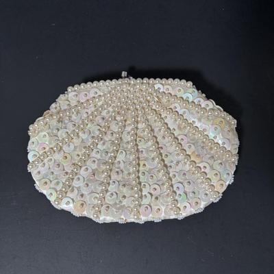 LOT 412: Vintage Evening Handbags
