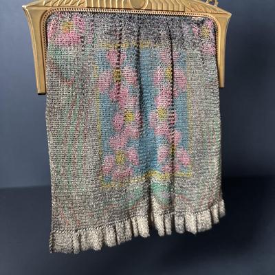LOT 413: Art Deco Whiting & Davis Mesh Handbag & Beaded Handbag