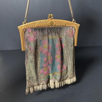 LOT 413: Art Deco Whiting & Davis Mesh Handbag & Beaded Handbag