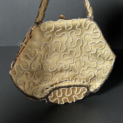 LOT 413: Art Deco Whiting & Davis Mesh Handbag & Beaded Handbag