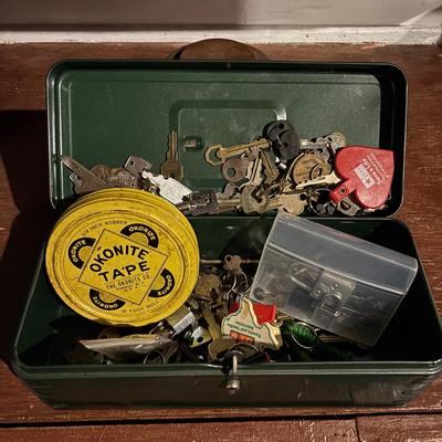 LOT 276-430: Keys & Locks