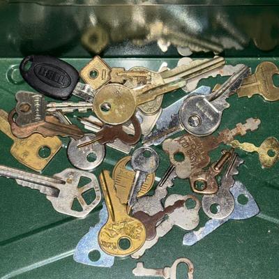 LOT 276-430: Keys & Locks