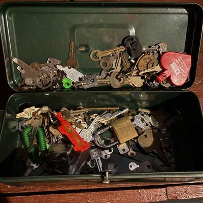 LOT 276-430: Keys & Locks