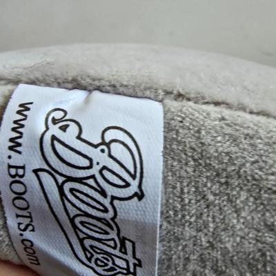 Comfort & Relaxation Lot – Heated Blanket, Travel Pillow & Massage Balls