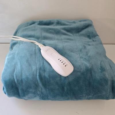 Comfort & Relaxation Lot – Heated Blanket, Travel Pillow & Massage Balls