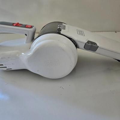 BLACK+DECKER Cordless Hand Vac – BDH2000PL With all mount charger