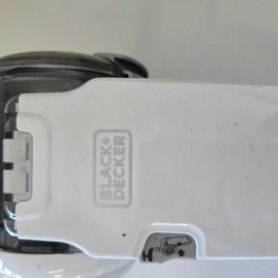 BLACK+DECKER Cordless Hand Vac – BDH2000PL With all mount charger