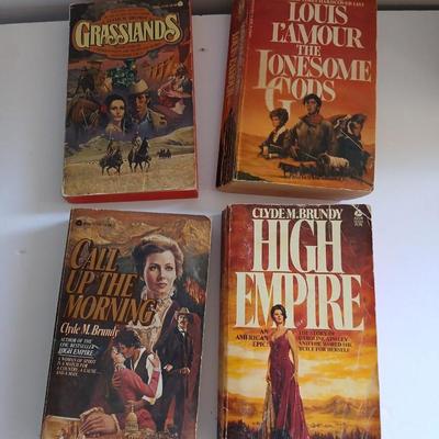 Lot of 25+ Western & Suspense Paperbacks – Louis L’Amour, J.A. Jance, and More