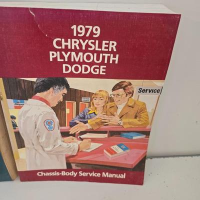 Lot of 5 Vintage Auto Repair Manuals – Chilton’s & Haynes (1970s–1990s)