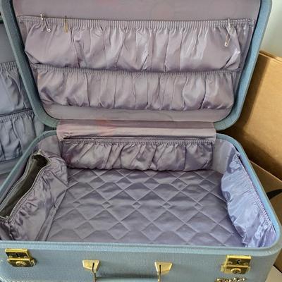 Vintage Starline Blue Luggage Set – Hard-Sided Suitcase & Train Case