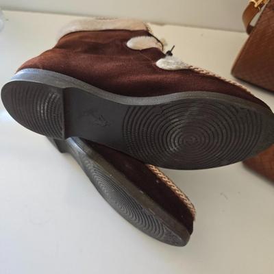 Women’s Fashion Bundle – Faux Woven Handbag with Matching Wallet and Vintage Yodelers Shearling Boots