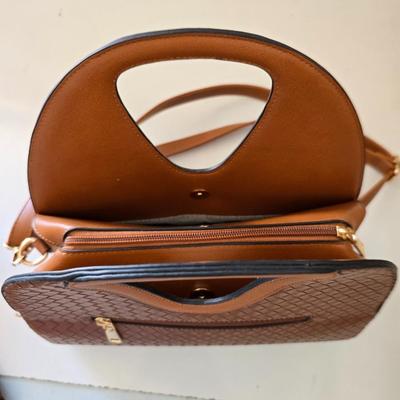 Women’s Fashion Bundle – Faux Woven Handbag with Matching Wallet and Vintage Yodelers Shearling Boots