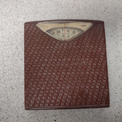 Vintage Sears Family Scale